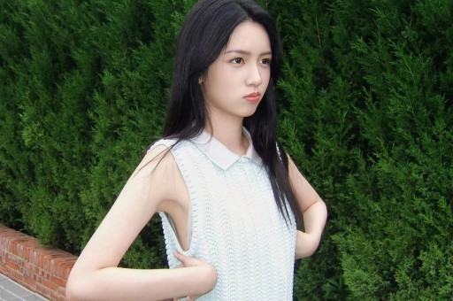 小红书能否撼动微博热搜榜？解析小红书热点榜的商业化野心